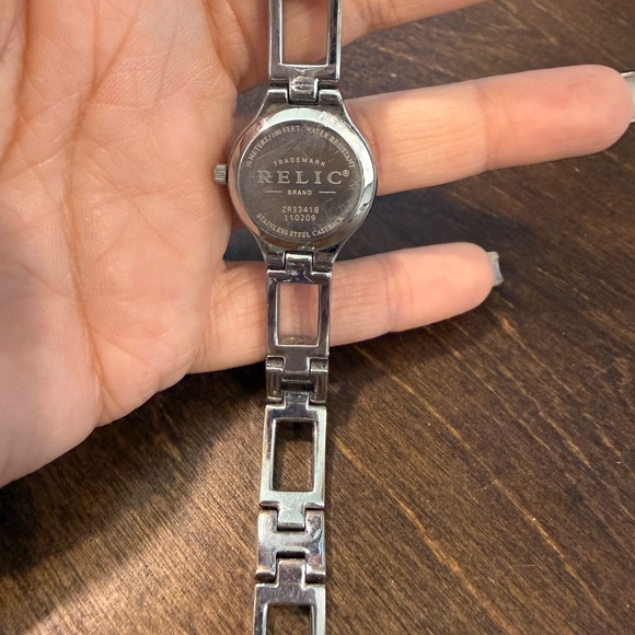 Watch Bundle Relic, Geneva, & Cote d’Azur Silver Tone Bracelet Watches - Picture 16 of 16